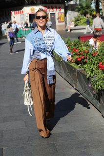 Ashley Roberts feet photo thumbnail