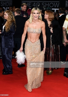 Ashley Roberts feet photo thumbnail