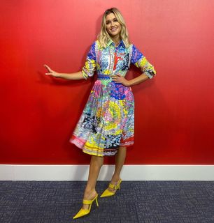 Ashley Roberts feet photo thumbnail