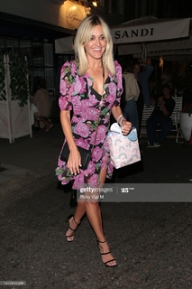 Ashley Roberts feet photo thumbnail