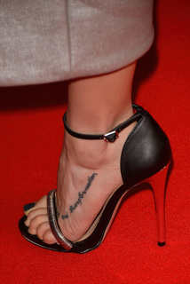 Ashley Roberts feet photo thumbnail
