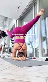 Ashley Roberts feet photo thumbnail