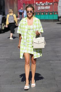 Ashley Roberts feet photo thumbnail