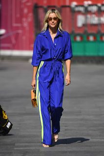 Ashley Roberts feet photo thumbnail