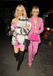 Ashley Roberts feet photo thumbnail