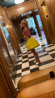 Ashley Roberts feet photo thumbnail