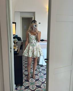 Ashley Roberts feet photo thumbnail