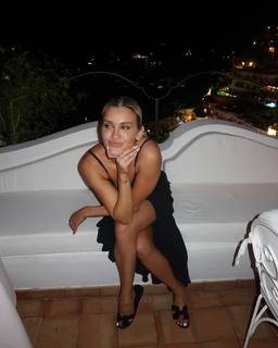 Ashley Roberts feet photo thumbnail