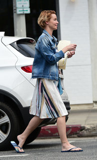 Ashley Scott feet photo thumbnail