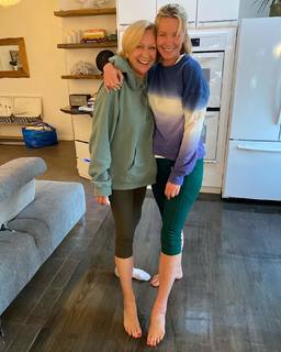 Ashley Scott feet photo thumbnail