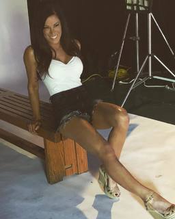 Ashley Simmons feet photo thumbnail