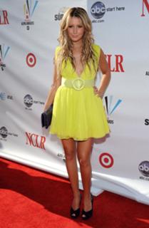 Ashley Tisdale feet photo thumbnail