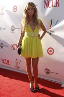 Ashley Tisdale feet photo thumbnail