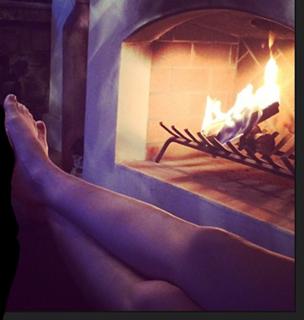 Ashley Tisdale feet photo thumbnail