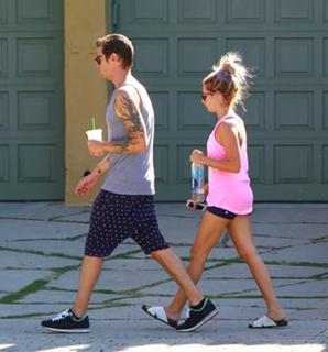 Ashley Tisdale feet photo thumbnail