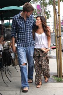 Ashley Tisdale feet photo thumbnail