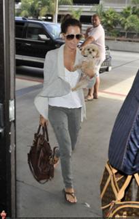 Ashley Tisdale feet photo thumbnail