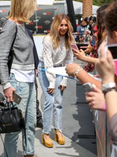 Ashley Tisdale feet photo thumbnail