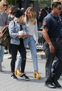 Ashley Tisdale feet photo thumbnail