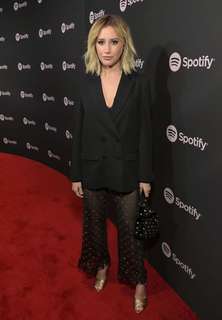 Ashley Tisdale feet photo thumbnail