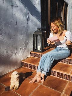 Ashley Tisdale feet photo thumbnail