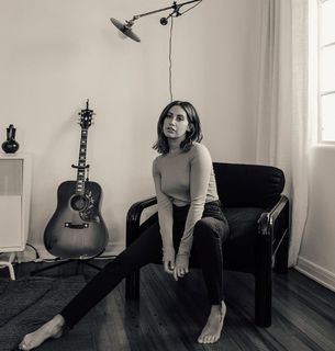 Ashley Tisdale feet photo thumbnail