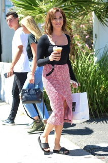 Ashley Tisdale feet photo thumbnail