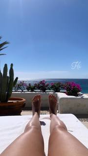 Ashley Tisdale feet photo thumbnail