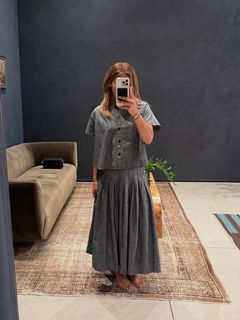 Ashley Tisdale feet photo thumbnail