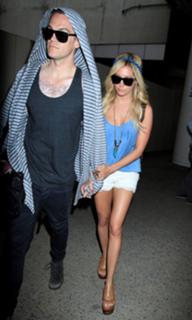 Ashley Tisdale feet photo thumbnail