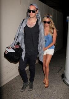 Ashley Tisdale feet photo thumbnail