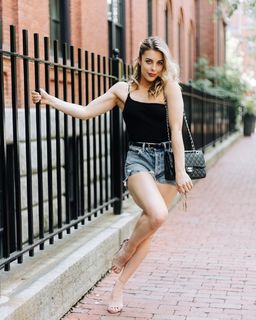 Ashley Wagner feet photo 16