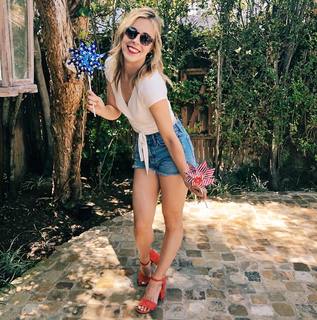 Ashley Wagner feet photo 10