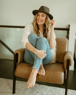 Ashley Wagner feet photo 17