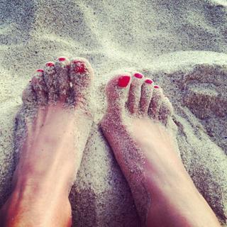 Ashley Wagner feet photo 3