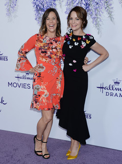 Ashley Williams feet photo thumbnail