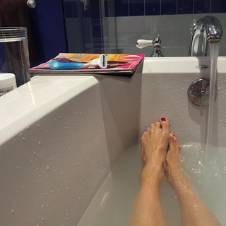 Ashley Williams feet photo thumbnail