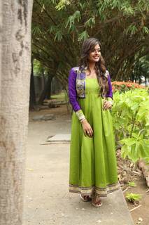 Ashna Zaveri feet photo 8