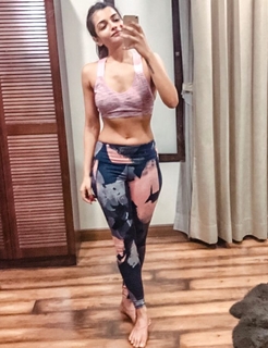 Ashna Zaveri feet photo 1