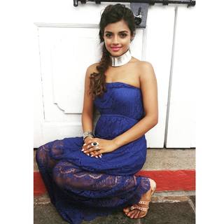 Ashna Zaveri feet photo 10