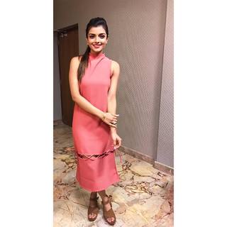 Ashna Zaveri feet photo 10