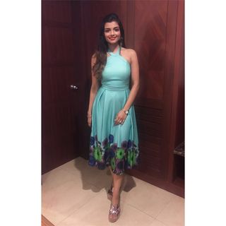 Ashna Zaveri feet photo 7
