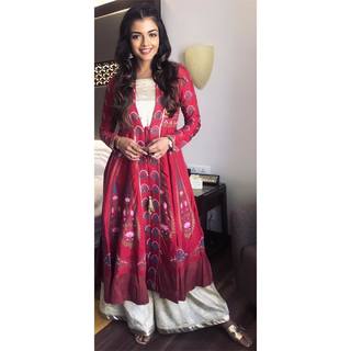 Ashna Zaveri feet photo 6