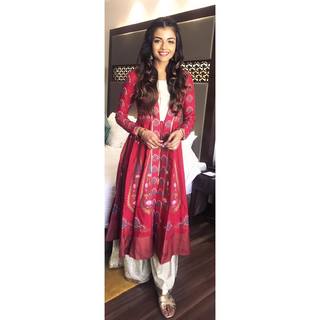 Ashna Zaveri feet photo 5