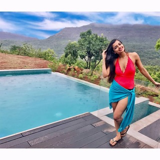 Ashna Zaveri feet photo 12