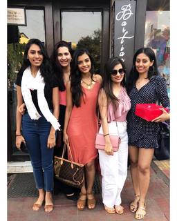 Ashna Zaveri feet photo 1