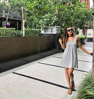 Ashna Zaveri feet photo 16