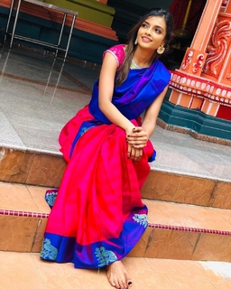 Ashna Zaveri feet photo 15