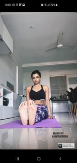 Ashna Zaveri feet photo 15