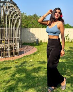 Ashna Zaveri feet photo 14